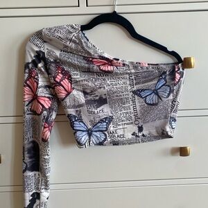 SHEIN | One shoulder Long Sleeve Newspaper and Butterfly Print Cropped Top
